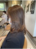 大人女性に人気透明感ベージュカラーレイヤースタイル