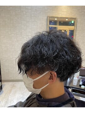 クオリア(Quaria) メンズツイストパーマスタイル