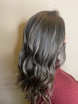 イングスジャパン(ings JAPAN) 外国人風巻き髪☆シルバーハイライト