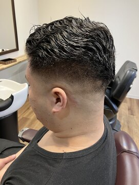 マーチン(Martin) サイドパート×フェードスタイル