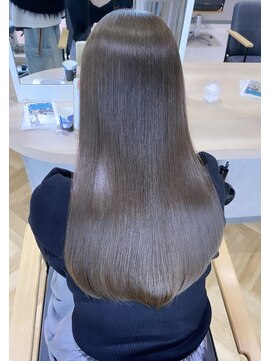 ジーナ 福岡天神(Zina) Premium髪質改善トリートメント × Caramel Grayge