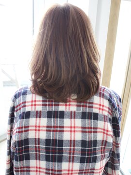 ヴィヴィ(VIVIE) ワンカールで連なる重軽レイヤーミディくびれヘア透明感ブラウン