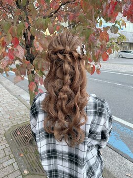 シャーマン(SHERMAN) ハーフアップに編み下ろしアレンジ♪