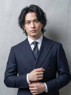 トリリオンヘアー バイ ノーリミット 西梅田店(by NoLimit) 大人色気×センターパート×波巻きメンズパーマ