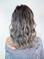 シウン(SIUN.)&nbsp;外国人風バレイアージュ　ミルクティーベージュ