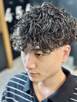 フランクスバーバー アンド ビアークラブ(FRANK'S BARBER and BEER CLUB)&nbsp;プードルパーマスパイラルパーマメンズパーマツイストスパイラル