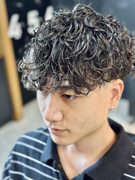 フランクスバーバー アンド ビアークラブ(FRANK'S BARBER and BEER CLUB) プードルパーマスパイラルパーマメンズパーマツイストスパイラル