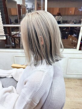 ランプ ヘアー(lamp hair) ミルクティーベージュ/セクションカラー/バイカラー