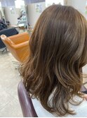 ベージュカラー
