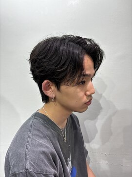 クロムトウキョウ ザ バーバー ネオン 新宿店(CHROM TOKYO the Barber ne/on) フェザーパーマセンターパート