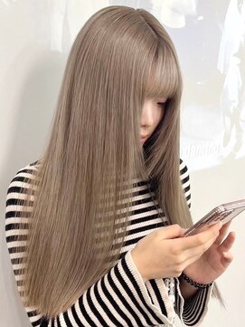 ウィコ 新宿(WICO) シルキーグレージュ[新宿駅/前髪/アンブレラカラー/イメチェン]