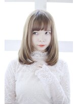 アウラ(Aula by marbles)&nbsp;レイヤーカット/ナチュラルベージュ/ミディアムレイヤー[横浜]