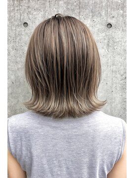 ゴットイズム(GOTTO ISM) 大人女子におすすめ！！外はねスタイル×極細ハイライト