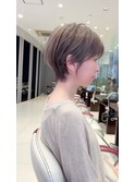 earthショートレイヤーボブミルクティー丸みショートボブ