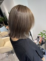 レヴリー(reverie)&nbsp;艶髪白髪ぼかしハイライトオリーブベージュ30代40代心斎橋