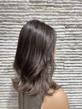 ビスイル 秋葉原店(Vis ill) 暗めグレージュローレイヤーカット