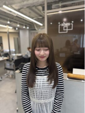 ソルバイシェス(SOL by shes) ヘーゼルベージュ×レイヤーカット