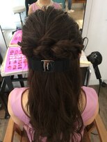 【HONEY渋谷】ゆるめハーフアップ