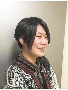 ピエドプールポッシュ(PiED DE POULE POCHE) 前下がりのミニマムショートスタイル