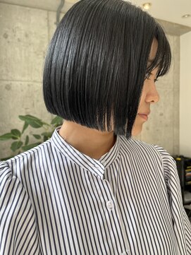 サクラ オモテサンドウ(SAKURA) 切っぱなしボブ×ブルーカラー