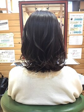 オッジ 箕郷店(Oggi) ミディアムレイヤー外ハネスタイル