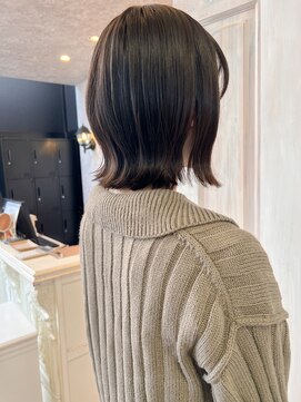 キャアリー(Caary) 福山人気Caary 切りっぱなしくびれ外ハネミディアム　20代30代