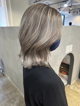 メリー オオサカ(Merly Osaka) 明るめホワイトバレイヤージュ_white ash_