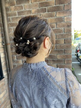 レノ(RENO) シニヨンヘア