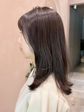 ガーデンヨコハマエスト(GARDEN YOKOHAMA est) ミディアム　レイヤーカット　グレージュブラウン