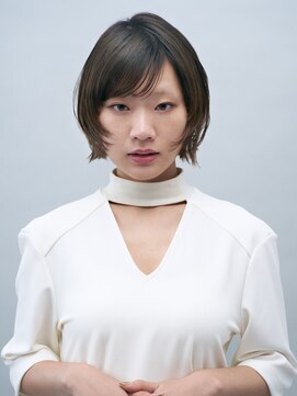 ガリカ(Gallica kinshicho) モードっぽさのある顔周りレイヤー外ハネショートボブ