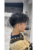 ツイストスパイラル刈り上げセンターパート