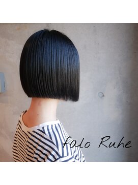 切りっぱなしボブ×ネイビーブラック