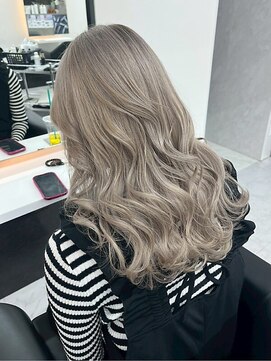 ヘアメイク アリープ(HAIR MAKE ALEAP) 艶髪/ホワイトアッシュブラウン/ウェーブ