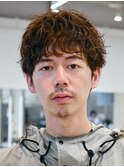 緩め波巻きスパイラルパーマシャドウパーマメンズセンターパート