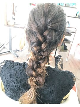 クラン ヘアーアンドスタジオ(CLAN hair & studio) あみおろし