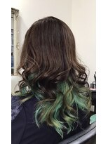 フラワー(Flower)&nbsp;インナーカラーをいかしたレイヤーカット♪