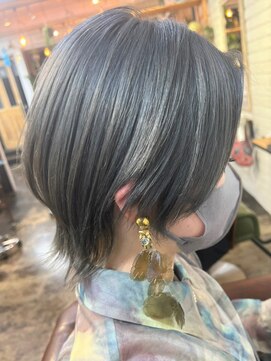 リコ 池袋東口店(Liko) ミディアム×レイヤーカット【Liko/池袋東口店/南池袋公園隣】