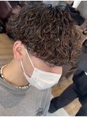 波巻きスパイラルパーマメンズマッシュツーブロックメンズパーマ