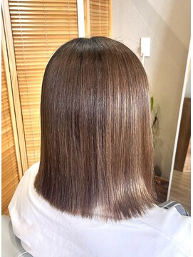 ミニマル(MINIMAL) 極上ツヤ髪ストレート+カット+ブリーチ、ハイダメージ毛