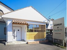 エミリー(EMILY)