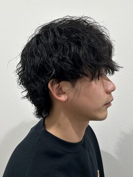 ヒュイル バイ ニアウ(Hwyl by Niau) ツイストスパイラルパーマメンズカット波巻きスパイラルパーマ