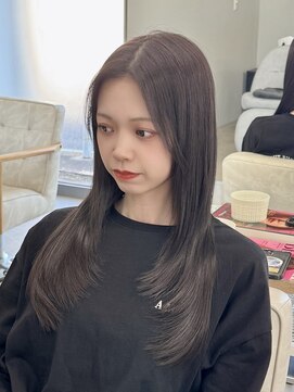 レヴィア(REVIA) レイヤーカット髪質改善トリートメント前髪カット