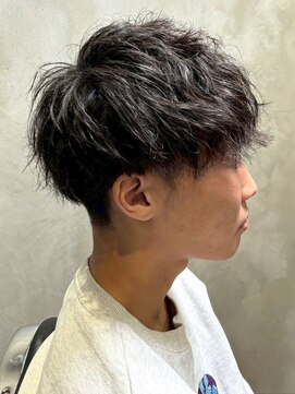 ディスイズバーバーサード(THIS IS BARBER 3rd) ツイストパーマ ショートマッシュ 20代 30代 刈り上げ