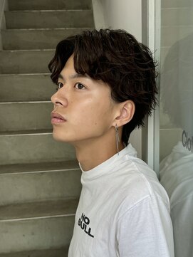 クロト(Clotho) センターパート/波巻きツイストスパイラルメンズカットパーマ