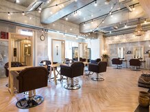 オーブ ヘアー ラシック 立川店(AUBE HAIR lachic)の雰囲気（開放感のある明るい店内で、くつろぎの時間をお過ごしください。）
