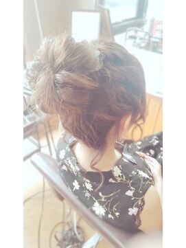 エクステンション クーチャー(Extention Cu'cha) ルーズお団子ヘアー(*^^*)