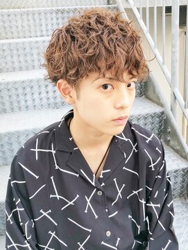 キアラ(Kchiara) 束感マッシュスパイラルパーマ×刈り上げ/福岡天神大名佐野勇士