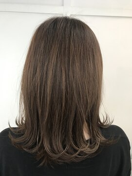 イヴァン アンド リズ 奈良店(IVAn ＆ LIZ) #外はねミディアムボブ