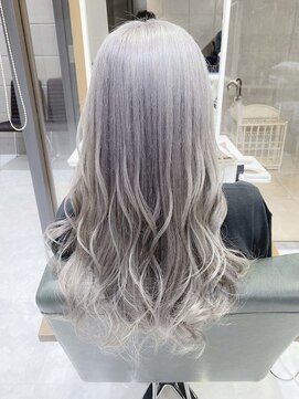 デイズ(days) 大人可愛いアッシュグレージュカラー ロングカット