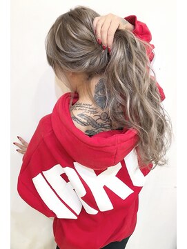 リア 大阪梅田(Ria) ～ハイライトカラーアッシュ シールエクステ～【Ria 大阪 梅田】